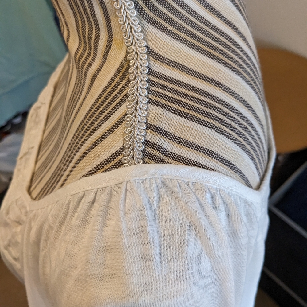 Knox Rose White Crochet Yoke Peasant Top - Picture 12 of 13